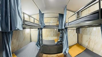 Basic Shared Dormitory | Free WiFi