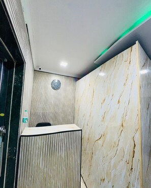 Spa - Blue Top Dormitory (Mumbai)