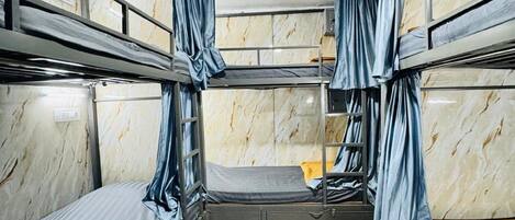 Basic Shared Dormitory | Free WiFi