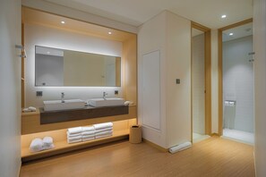 Deluxe Ondol | Bathroom | Shower, bathrobes, heated floors, soap - Kosmos Ulleungdo Villa Terre (Ulleung)