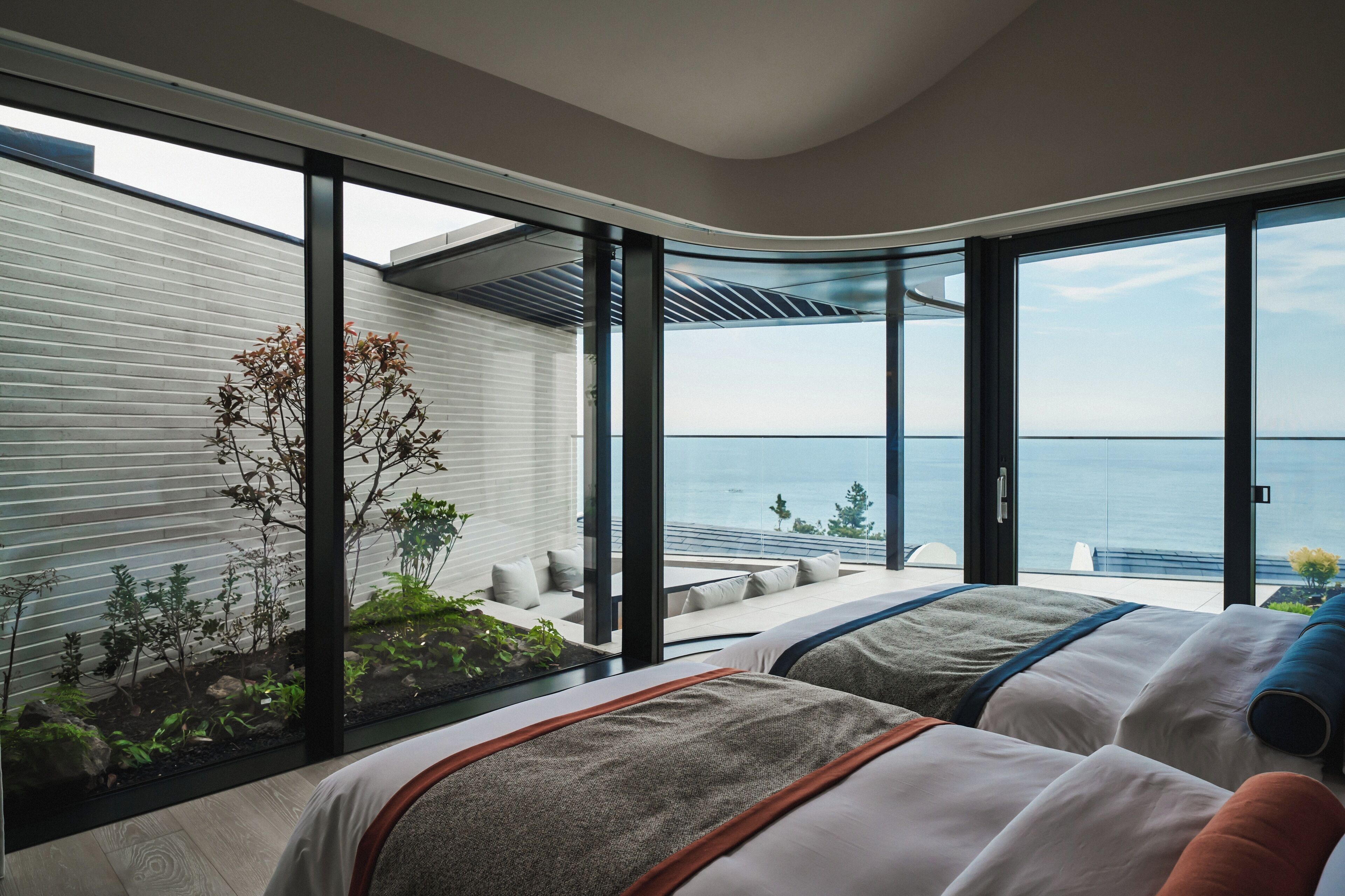 تجهيزات عازلة للصوت وواي فاي مجانًا