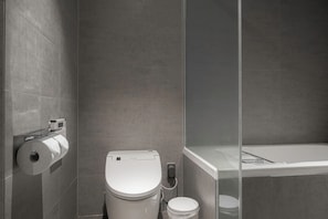 Deluxe Family | Bathroom | Shower, bathrobes, heated floors, soap