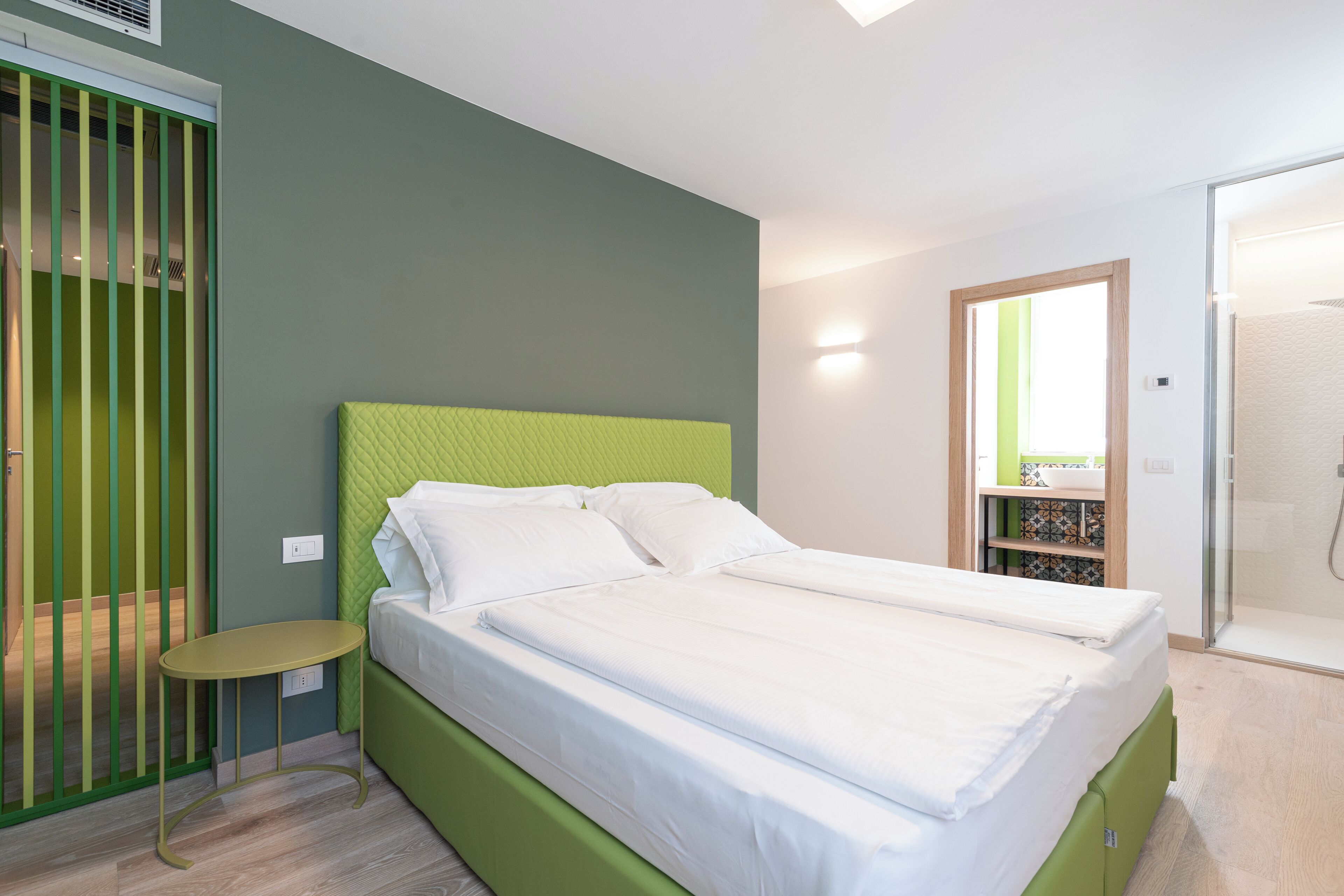 Apartemen Mewah, 1 kamar tidur, pemandangan kota | Brankas, meja kerja, kedap suara, dan setrika/meja setrika