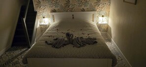 1 chambre, lit parapluie, Wi-Fi gratuit, draps fournis