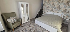 1 chambre, lit parapluie, Wi-Fi gratuit, draps fournis