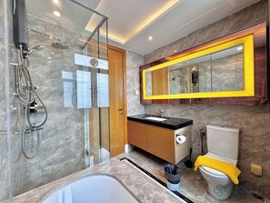 Bathroom - R&F Princess Cove near CIQ by Stayrene (Johor Bahru)