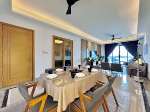 Apartamento Deluxe, 4 habitaciones, balcón, vistas al mar | Cocina privada