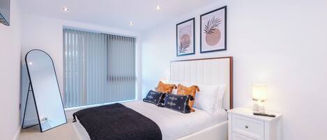 2 makuuhuonetta, silitysrauta/-lauta, vauvan matkasänky, ilmainen Wi-Fi