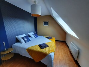 3 間睡房、熨斗/熨衫板、可攜式嬰兒床、免費 Wi-Fi