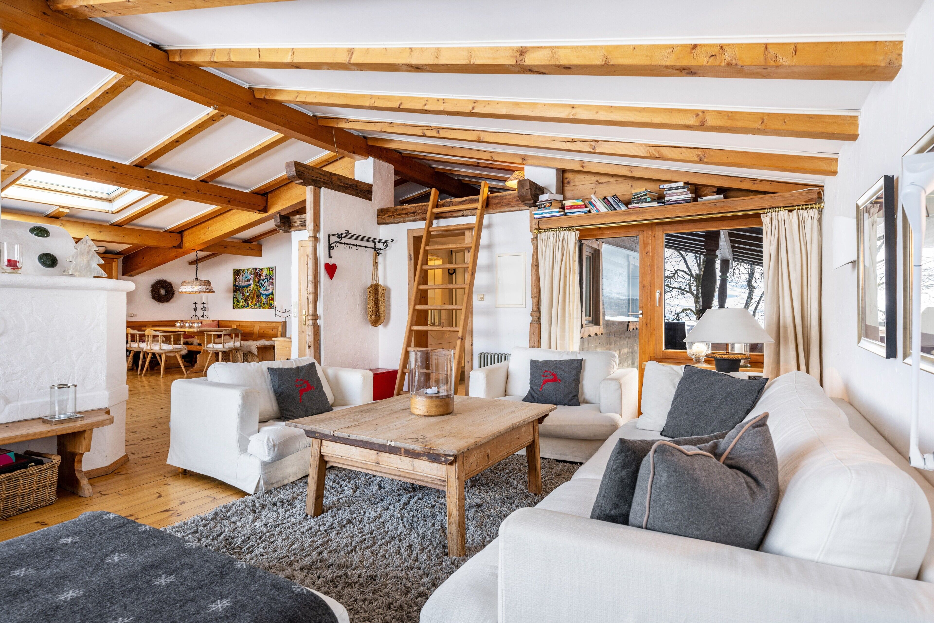 TV, fireplace, DVD player, stereo
