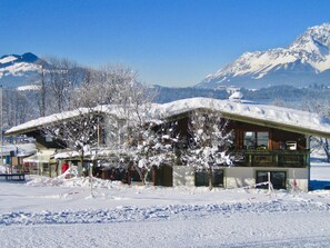 Exterior - Apartment 'Alpen Chalet Kitzbühel-Oberndorf' with Balcony and Wi-Fi (Oberndorf)