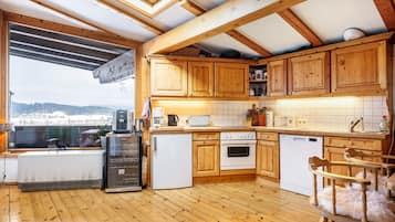 Refrigerador, horno, parrilla de estufa y lavavajillas