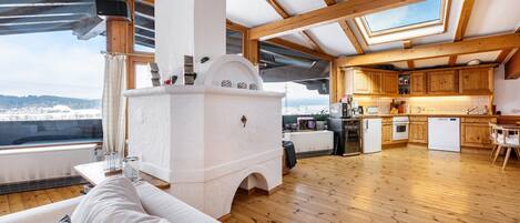 Fernseher, Kamin, DVD-Player, Stereoanlage