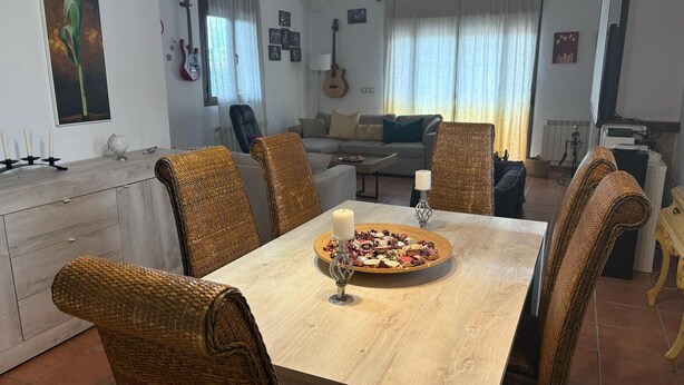 Interior - Disconnect between mountains, with gym, music room and cinema (pets allowed). (MD)