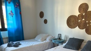 4 bedrooms, iron/ironing board, WiFi, bed sheets - Disconnect between mountains, with gym, music room and cinema (pets allowed). (MD)