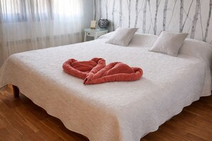 Fer et planche Ă repasser, Wi-Fi, draps fournis