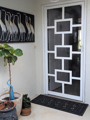 Exterior detail - Walk to Sumter Landing-Just Listed-Feb & Mar Avail-Golf Cart-Pet Friendly (The Villages)