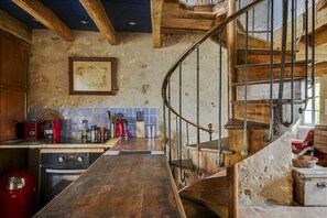 Family House, Garden View | Private kitchen | Highchair