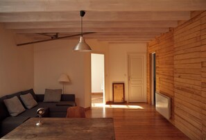 Dúplex Confort, vista al río | Interior