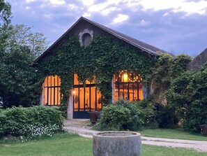 Grand Villa, River View | Exterior