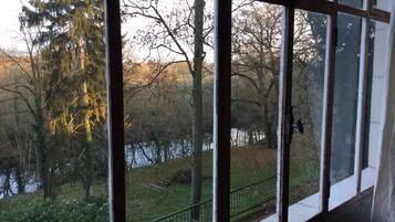 Panoramic Studio, Kitchen, River View | Interior