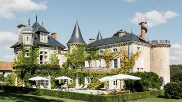 Grand villa, uitzicht op rivier | Exterieur