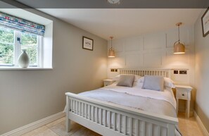 3 makuuhuonetta, silitysrauta/-lauta, Wi-Fi, vuodevaatteet