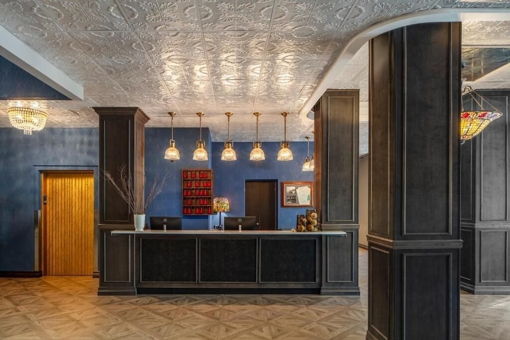 Riverside Boutique Suite Minutes from Glenwood Hot Springs, Downtown