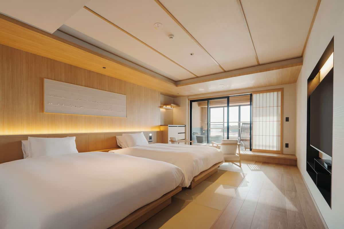 Chambre avec lits jumeaux de style japonais, balcon, vue sur l’océan (Semi-Open Air Bath, 46-51 sqm) | Coffre-fort, accès au Wi-Fi (inclus), literie fournie