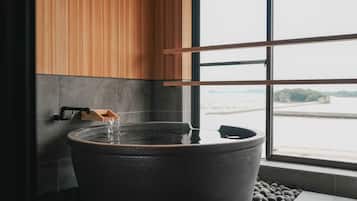 Habitación de estilo japonés con 2 camas individuales, balcón (Semi-Open Air Bath, 46-51 sqm) | Caja de seguridad en la habitación, wifi gratis y ropa de cama