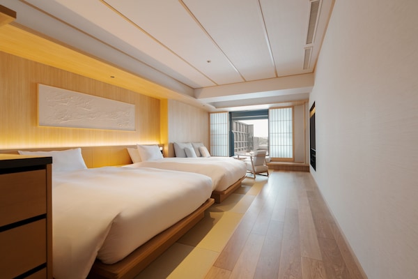 In-room safe, free WiFi, bed sheets