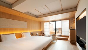 [温泉かけ流し檜露天風呂付] 和洋室ダブル(46平米) 禁煙 | セーフティボックス (室内)、WiFi (無料)、ベッドシーツ