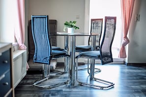 Lägenhet - viss sjöutsikt | Restauranger