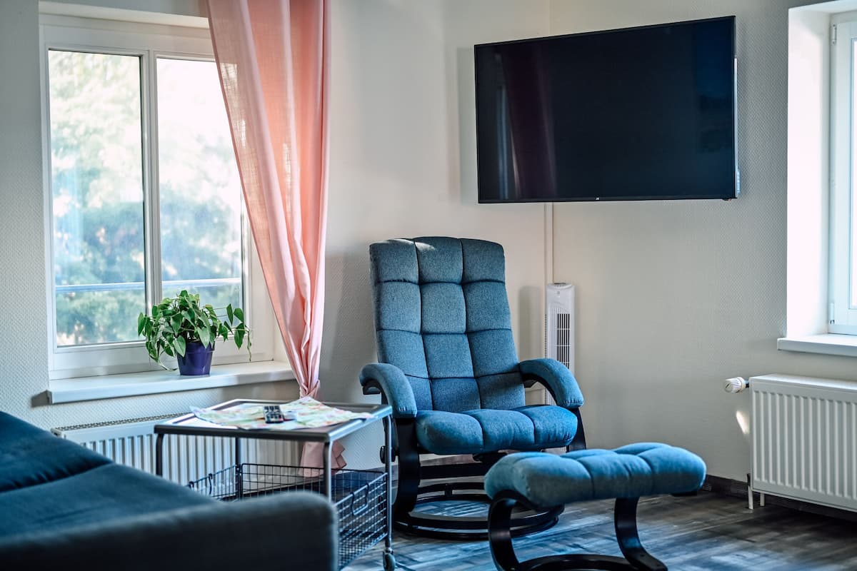 Apartment, Partial Lake View | Lounge