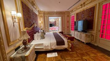 Junior Suite, Balcony, River View | Free WiFi