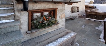 Apartment 'Chalet Di Mont' with Private Terrace, Balcony and Wi-Fi