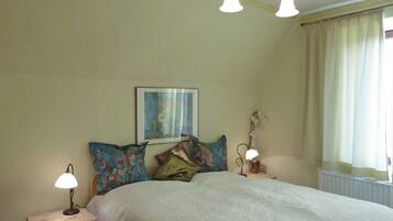 Iron/ironing board, WiFi, bed sheets