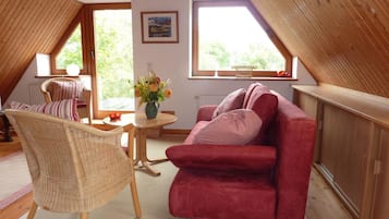 Fernseher, DVD-Player, Stereoanlage