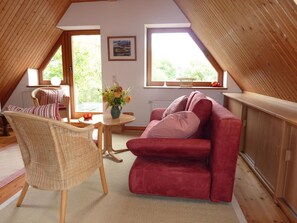 Fernseher, DVD-Player, Stereoanlage