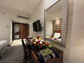 Free WiFi, bed sheets - Ramada Dar Al Fayzeen Hotel Makkah (Makkah)
