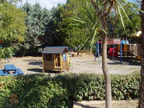 Children’s area - Apartment 4 people - next to the sea (Linguizzetta)