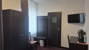 Blackout curtains, iron/ironing board, free WiFi
