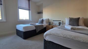 2 bedrooms, iron/ironing board, Internet, bed sheets