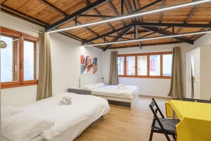 1 bedroom, iron/ironing board - GuestHost - Piazza della Frutta Studio Apartment 1 (Padua)