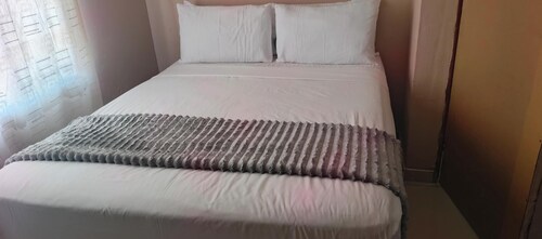 Benly's Nest Guest. We provide cheap accomodation in Kazungula/KasaneBotswana