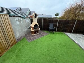 Apartment, 1 Bedroom, Smoking, Patio | BBQ/picnic area - The South Coast Snug (Fareham)