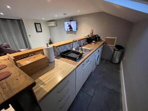 Apartment, 1 Bedroom, Smoking, Patio | Interior - The South Coast Snug (Fareham)