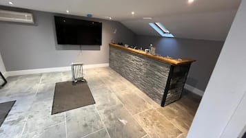 Apartment, 1 Bedroom, Smoking, Patio | Room amenity