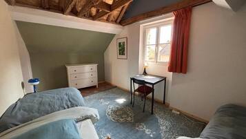 Iron/ironing board, free WiFi