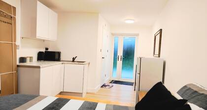 Luxury Ensuite - Sleeps 2-wifi,garden,parking